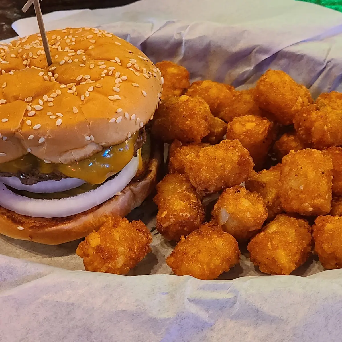 Cheeseburger Deluxe & Tots