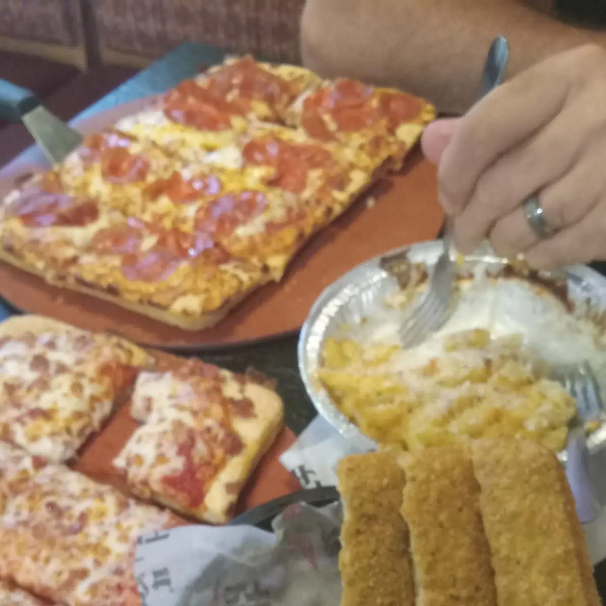 Big Box Dinner 2 Medium 1 Topping Bread Sticks Alfredo Pasta