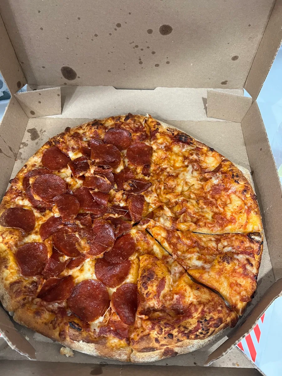 Large Hand Tossed Pizza