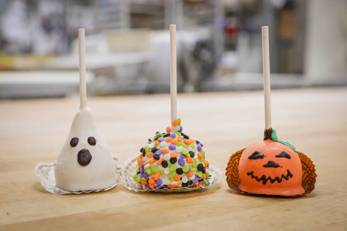 Halloween Cake Pops