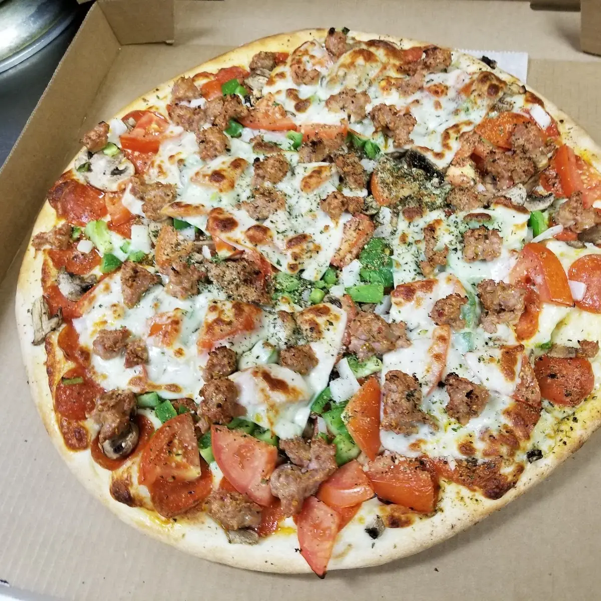 Amicis Supreme Pizza