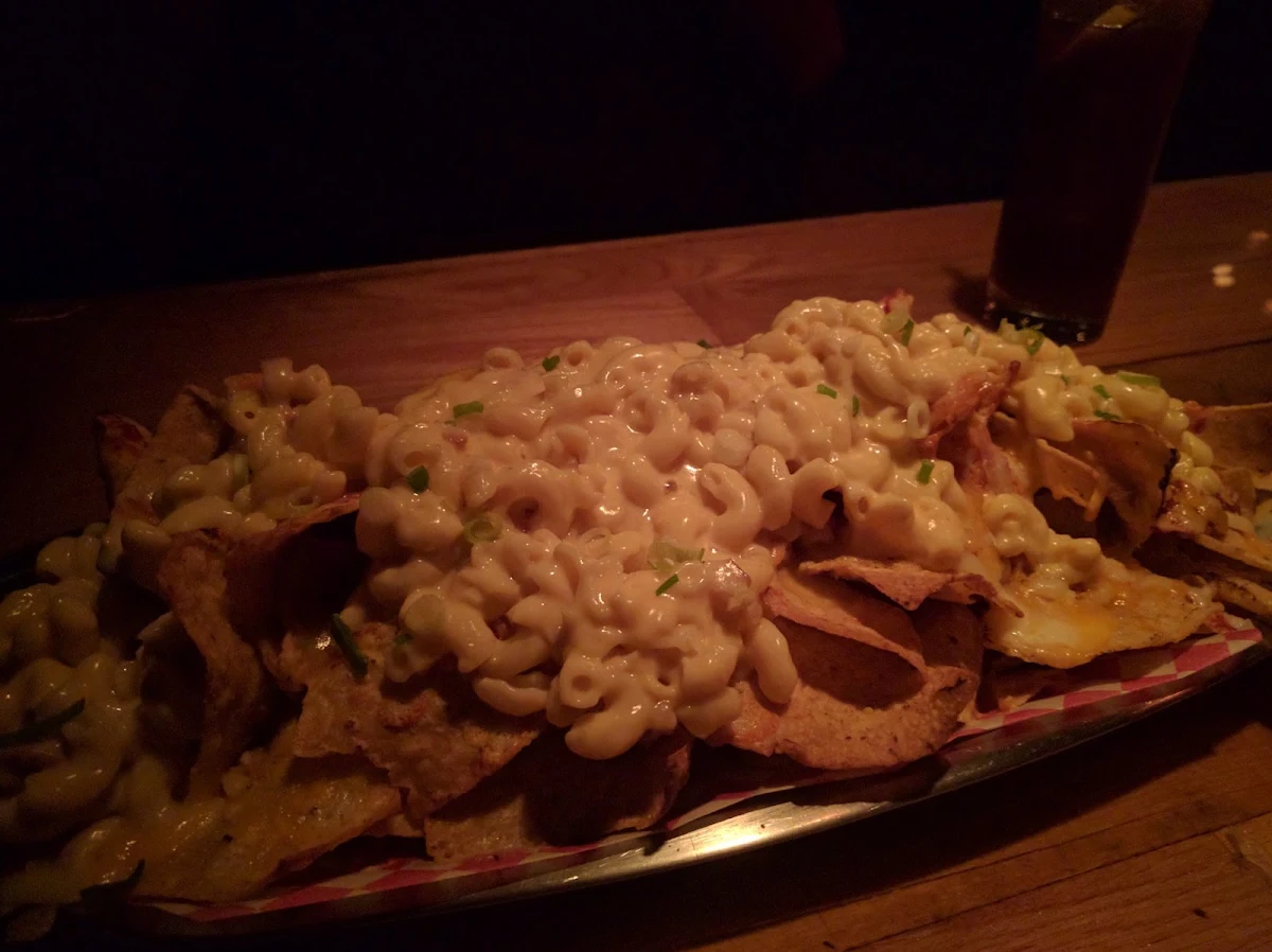 Nacho Mac & Cheese, Clébard