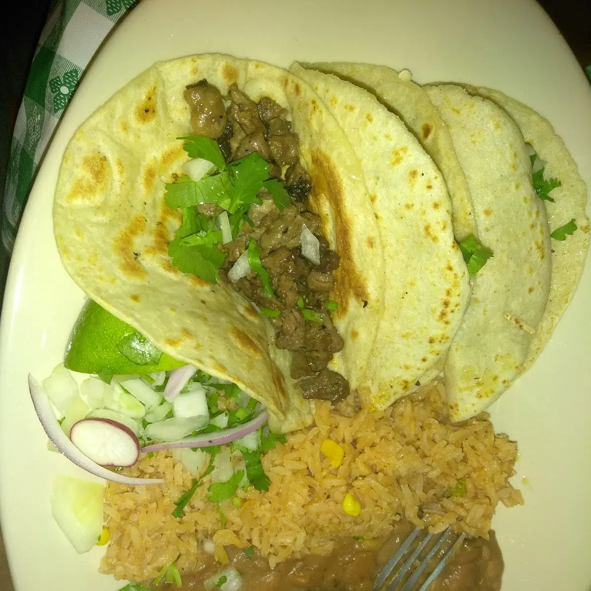 Platillio De 3 Tacos De Carnitas
