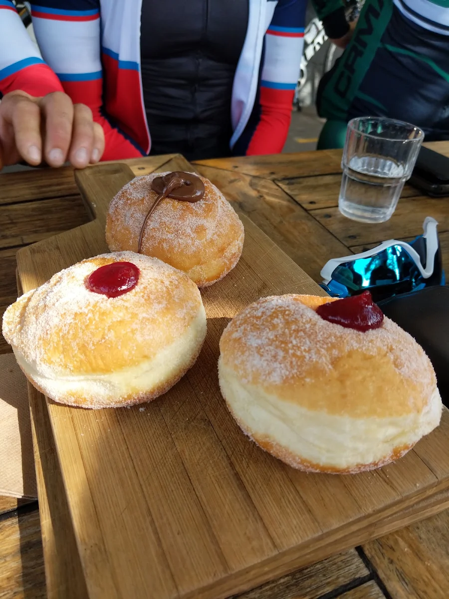 Donuts, Hampton Corner Cafe/Bakery