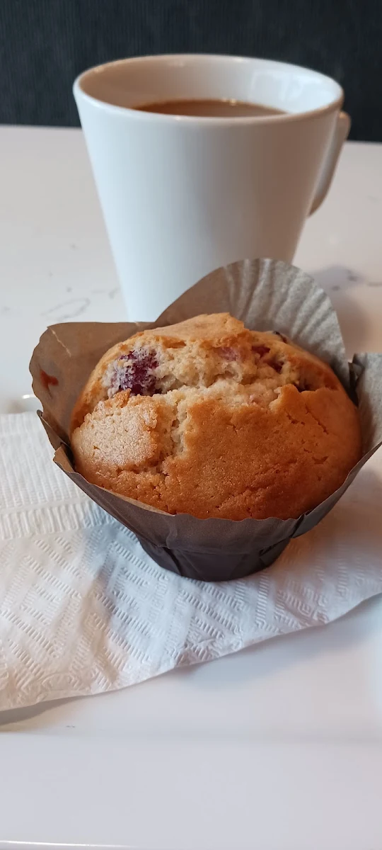 Raspberry Muffin, Coffee Culture Café & Eatery
