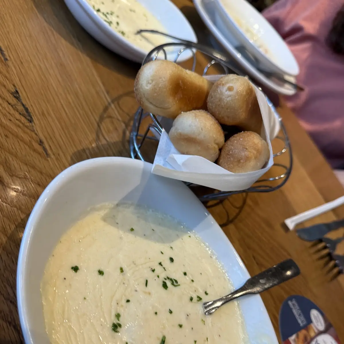 Never-Ending Soup Salad & Breadsticks