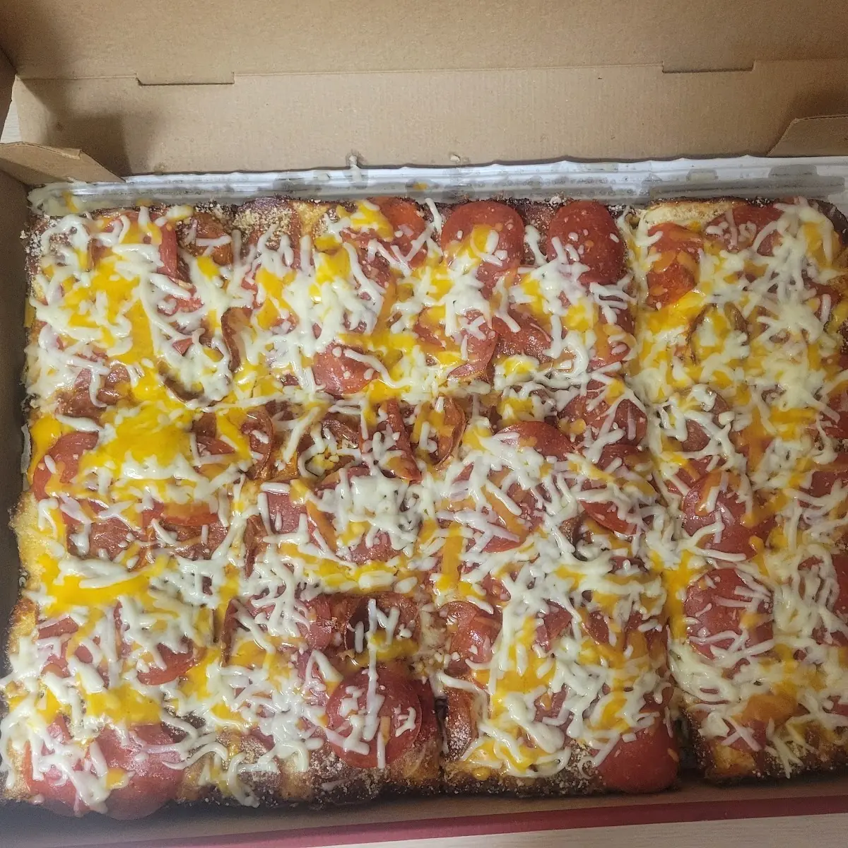 8 Corner Pepperoni Pizza Extra Cheese and Sauce