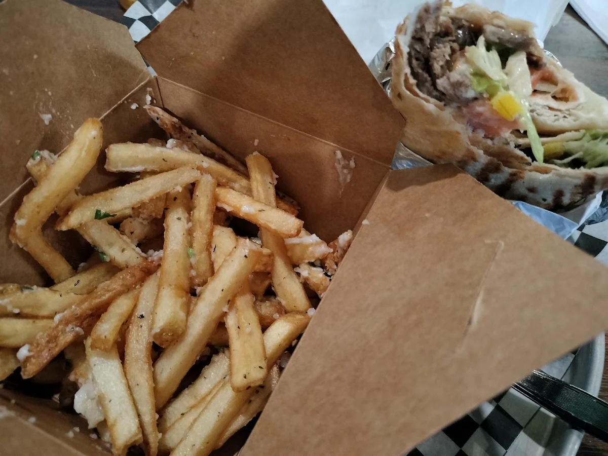 Garlic Fries, Donair On The Run