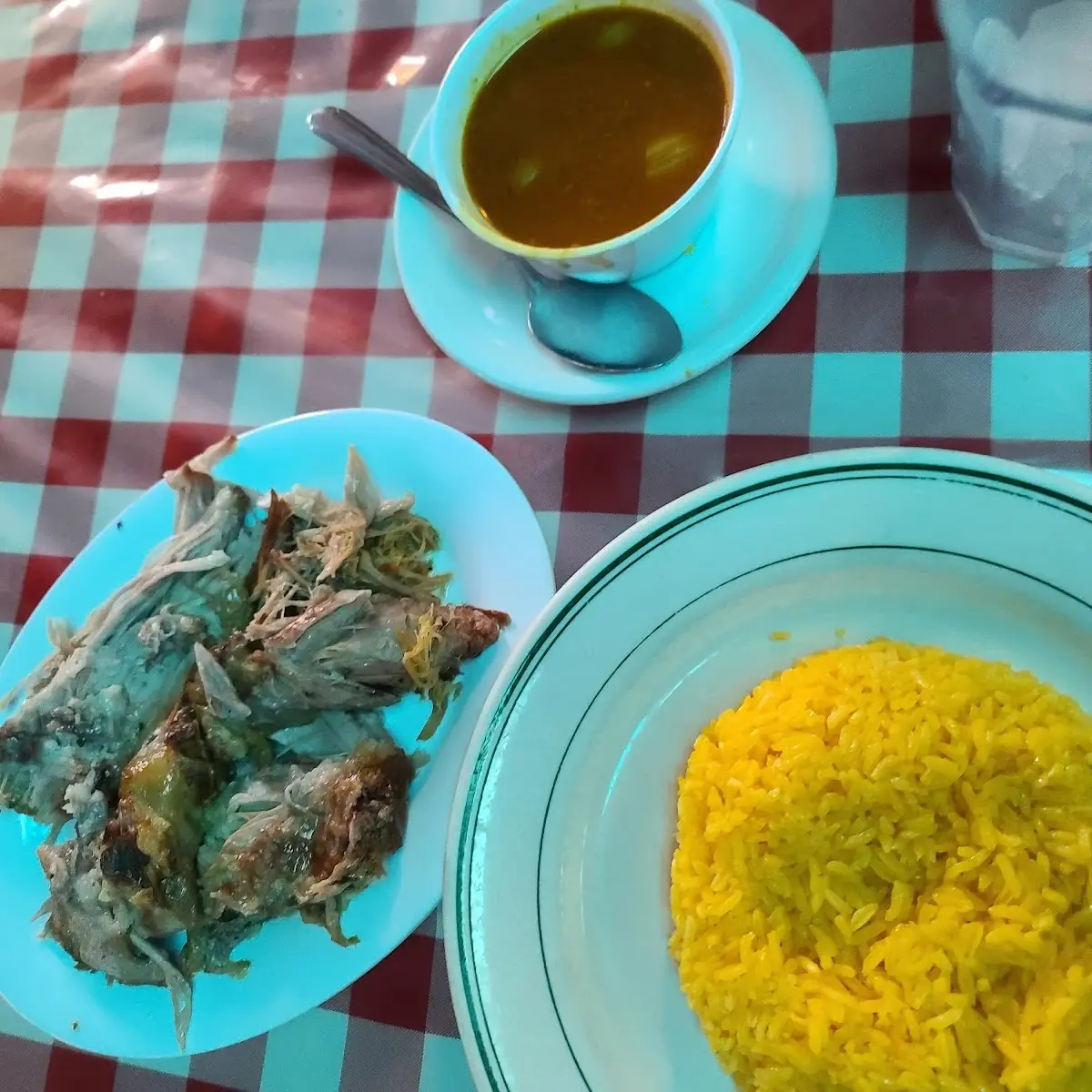 Pernil Con Arroz Amarillo