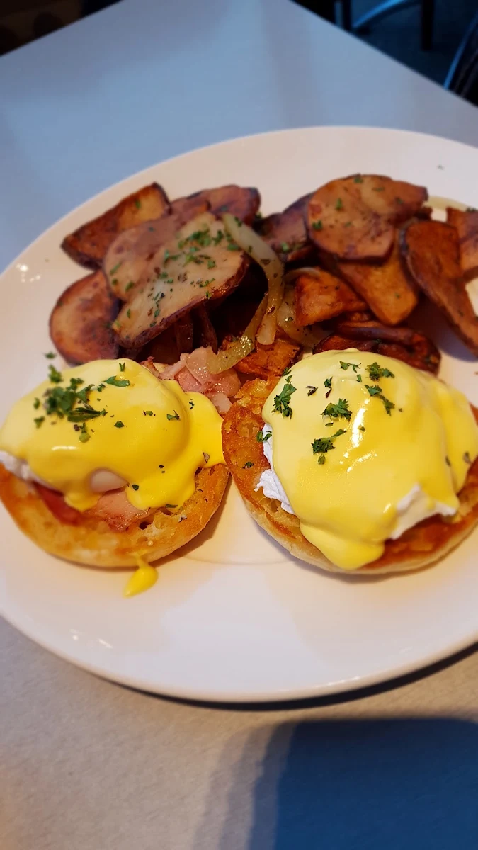 Classic Eggs Benedict