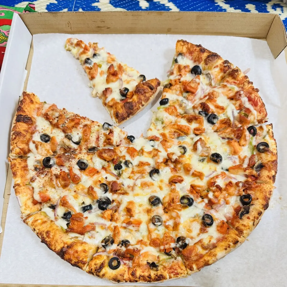 Falafel & Chicken Pizza
