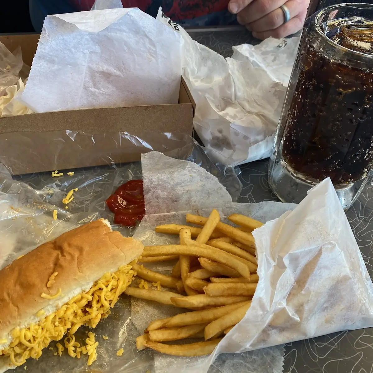Hot Dog w Chilli and Cheese