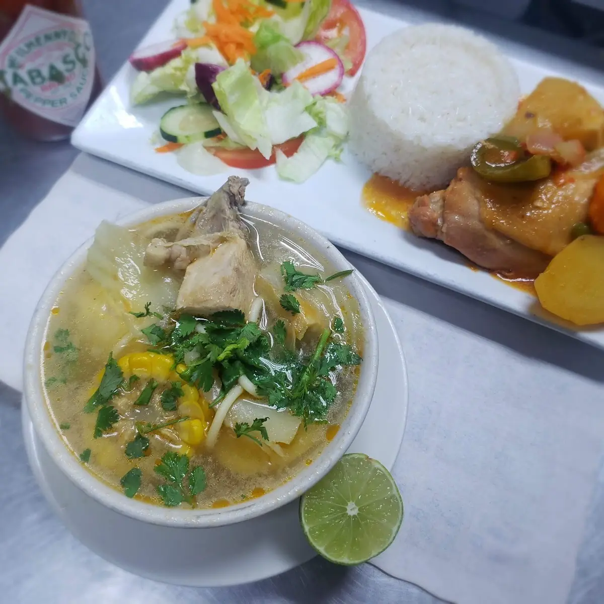 Especial de Pollo Guisado