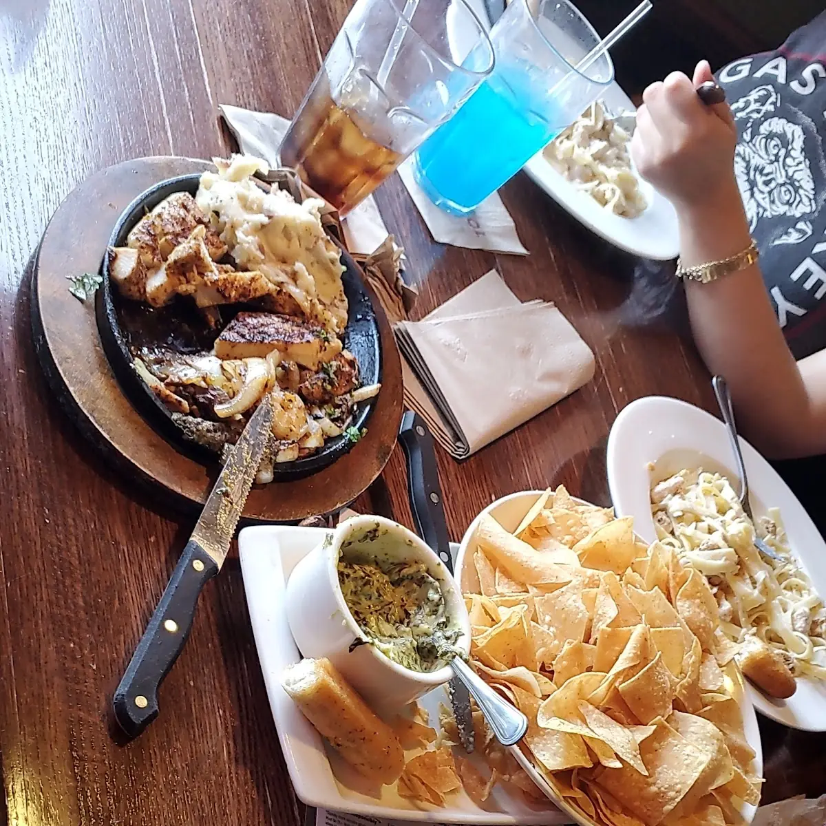 Spinach Dip with Chips and Salsa
