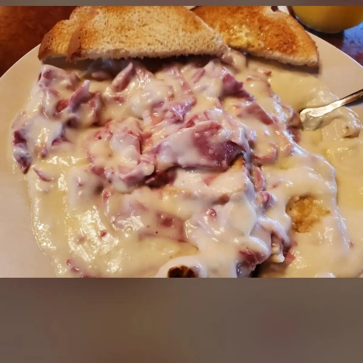 Creamy Chip Beef over Texas Toast
