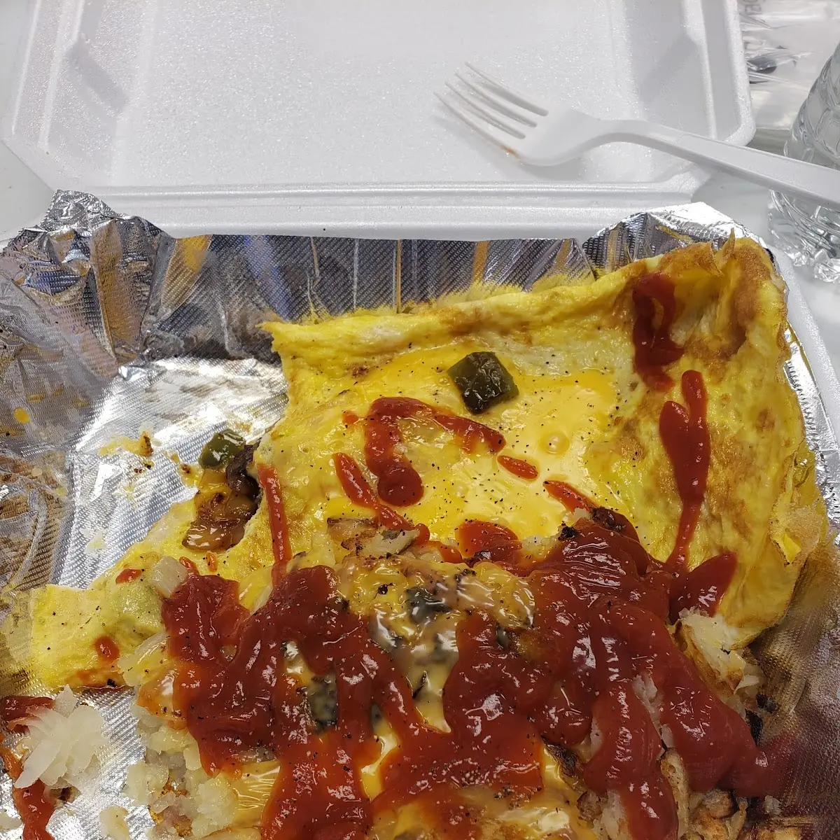 Veggie Omelette with Hashbrowns