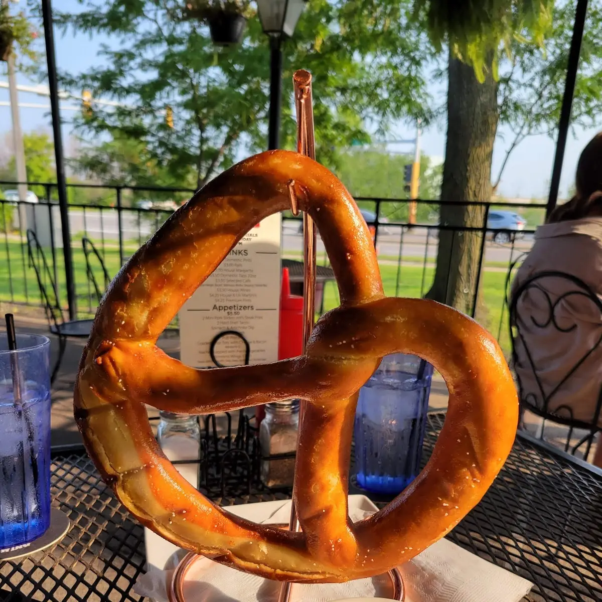 Giant Pub Pretzels