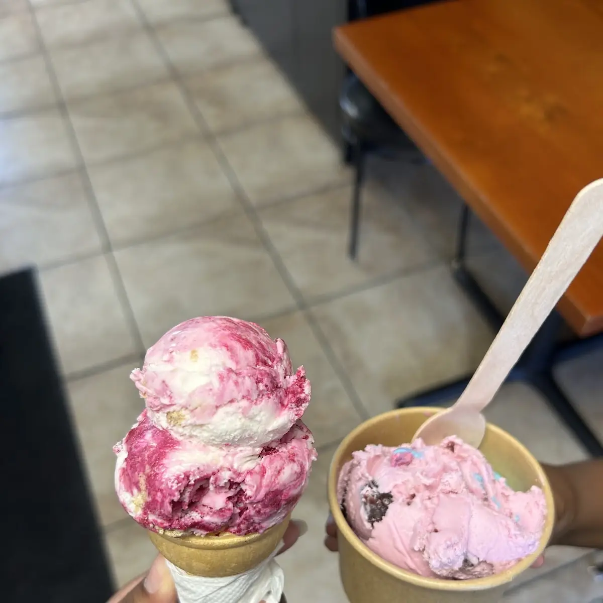 Highlights, Suzy's Ice Creamporium/Original Alberts
