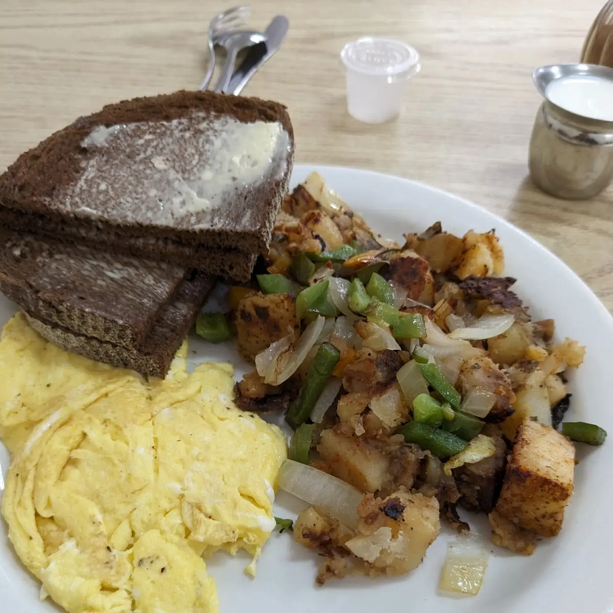 Scrambled Eggs Pumpernickel Toast