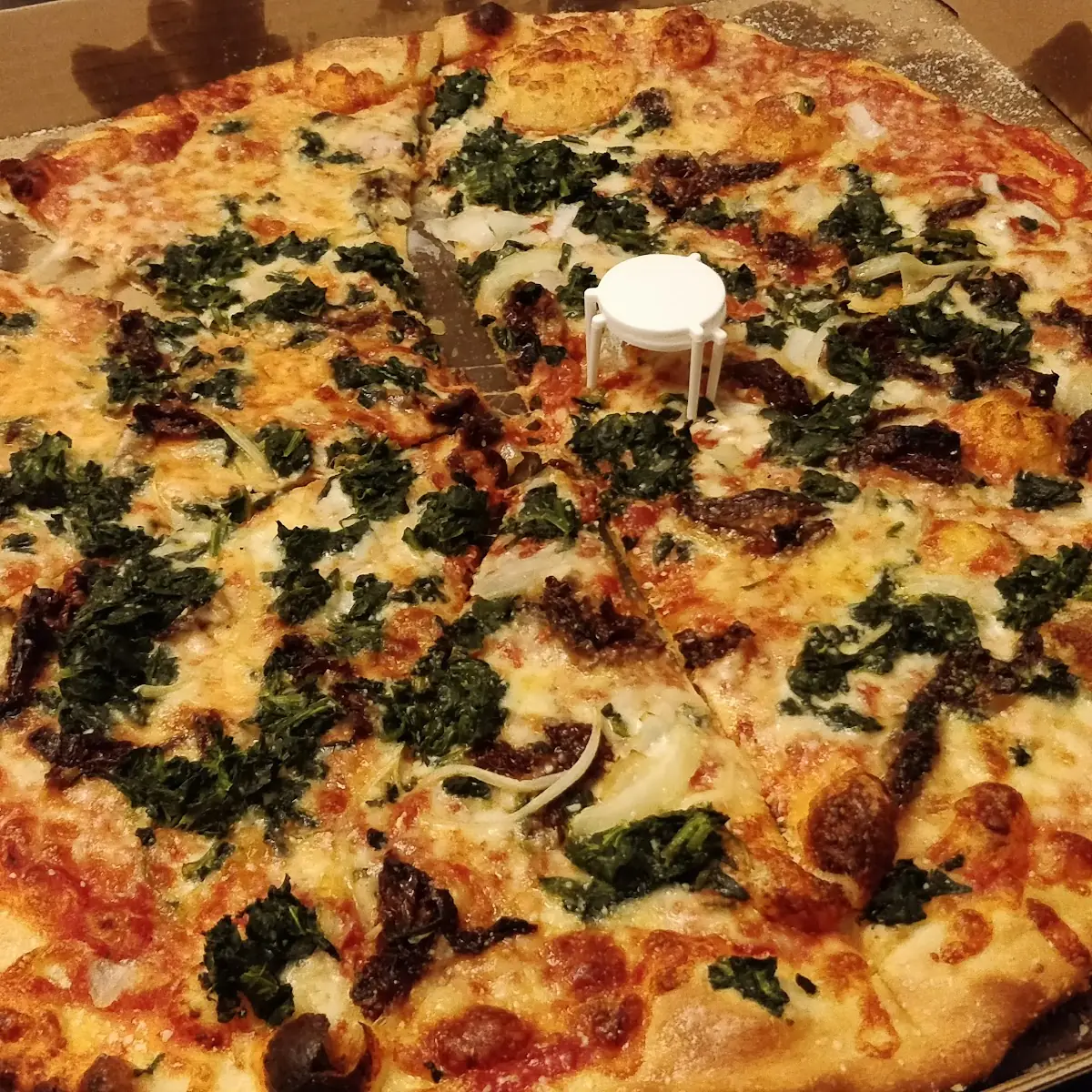 Spinach Cheese & Veggie Pizza