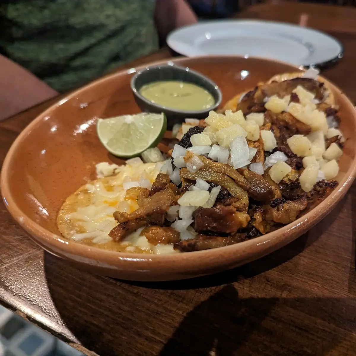 Queso Fundido Con Bistek