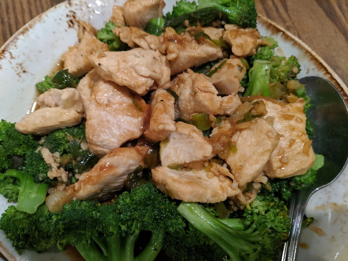 Ginger Chicken with Broccoli