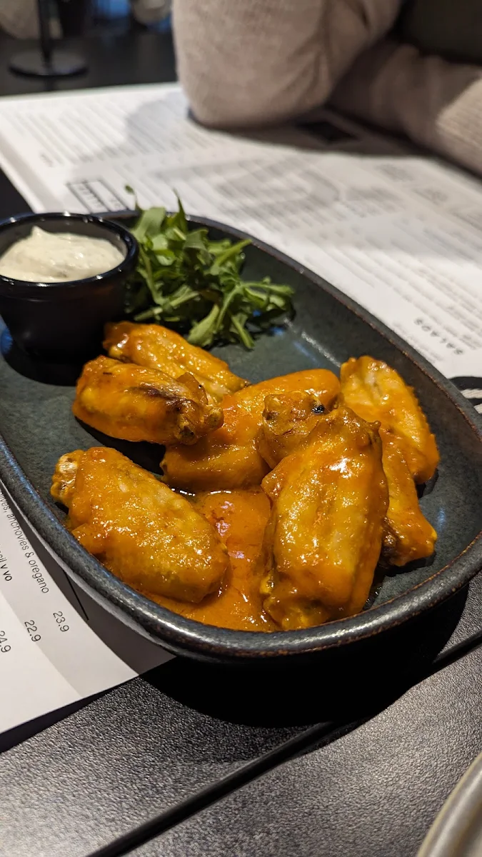 Knox Buffalo Wings, Urban Alley Brewery Knox