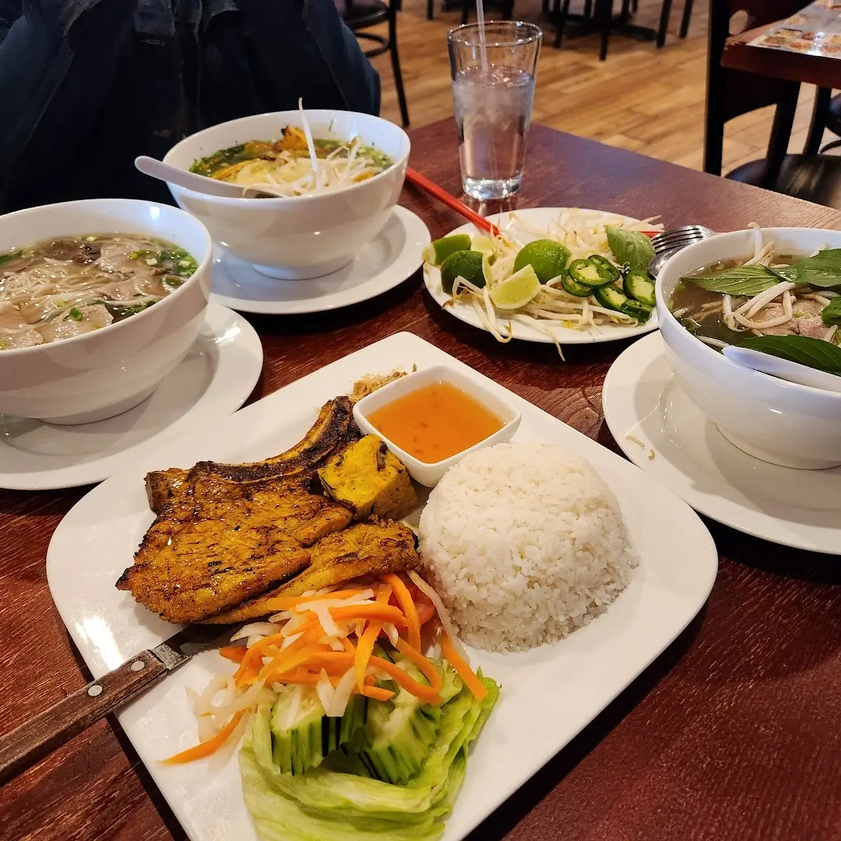 Pho Royal