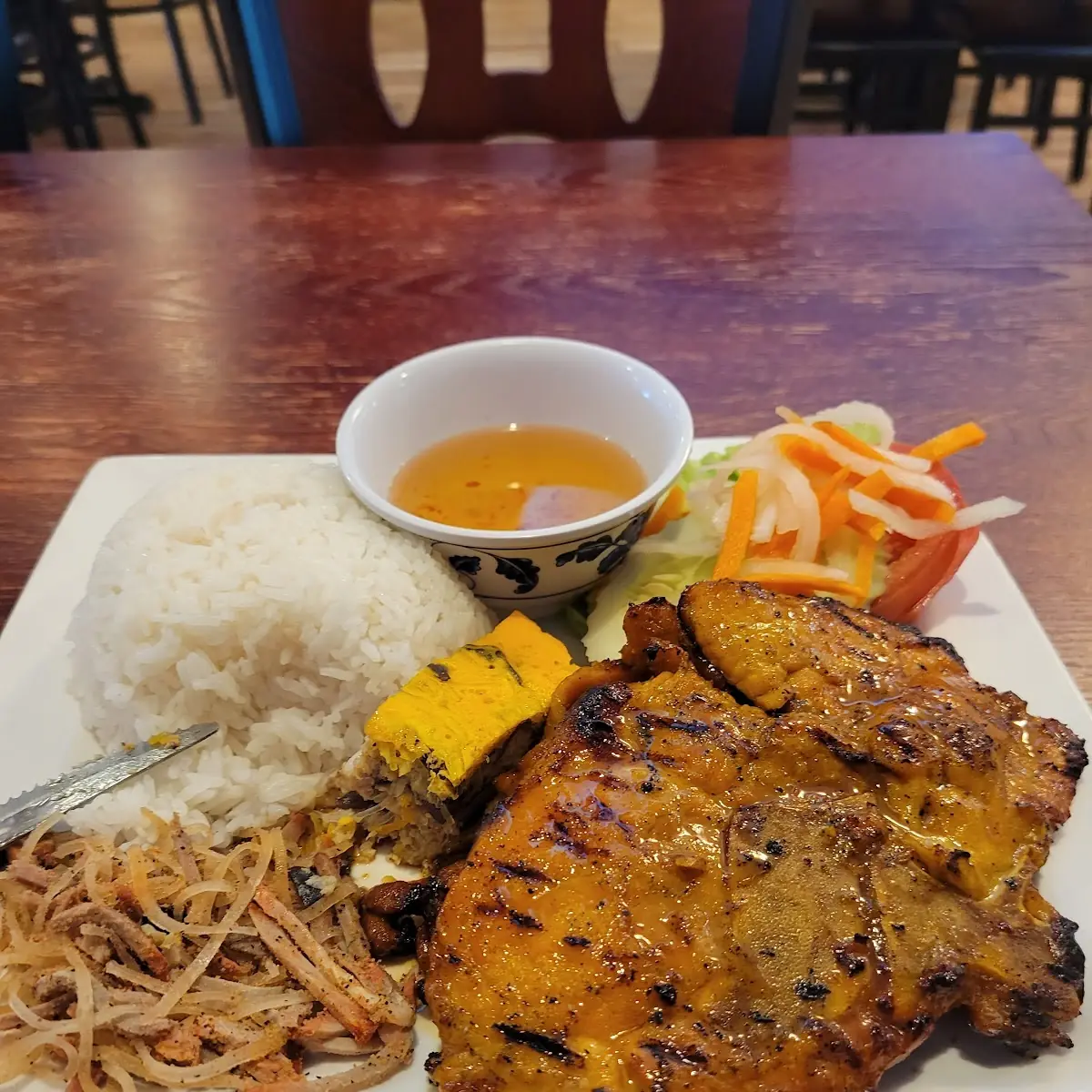 V5. Grilled Slices Pork / Bún Thịt Nướng