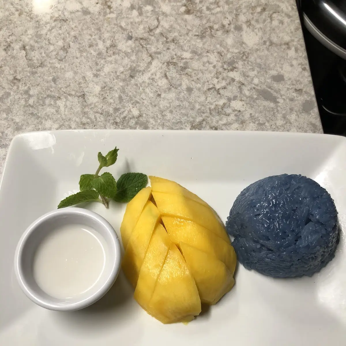 Mango & Sweet Sticky Rice