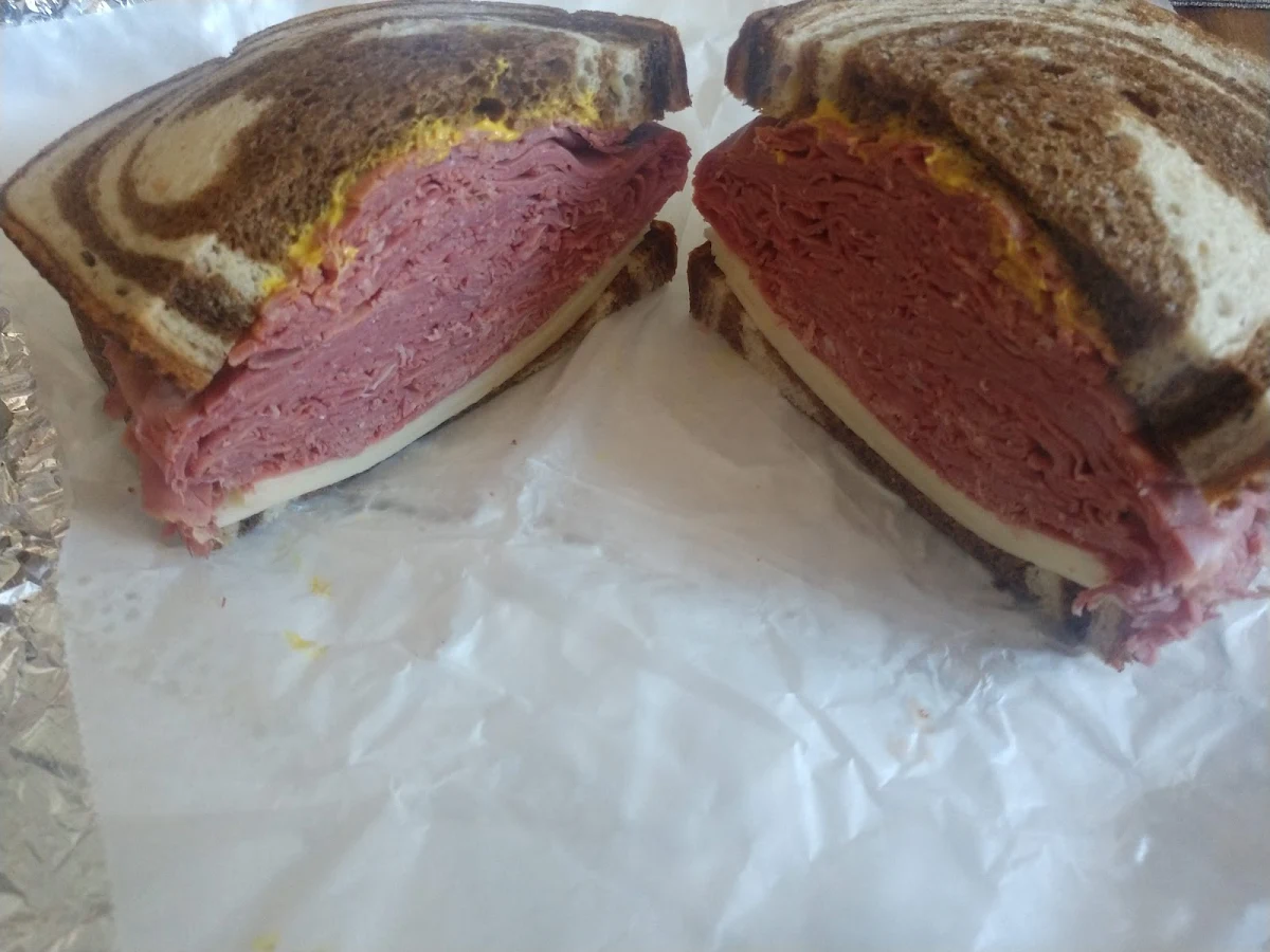 Hammuenster Corned Beef Swiss