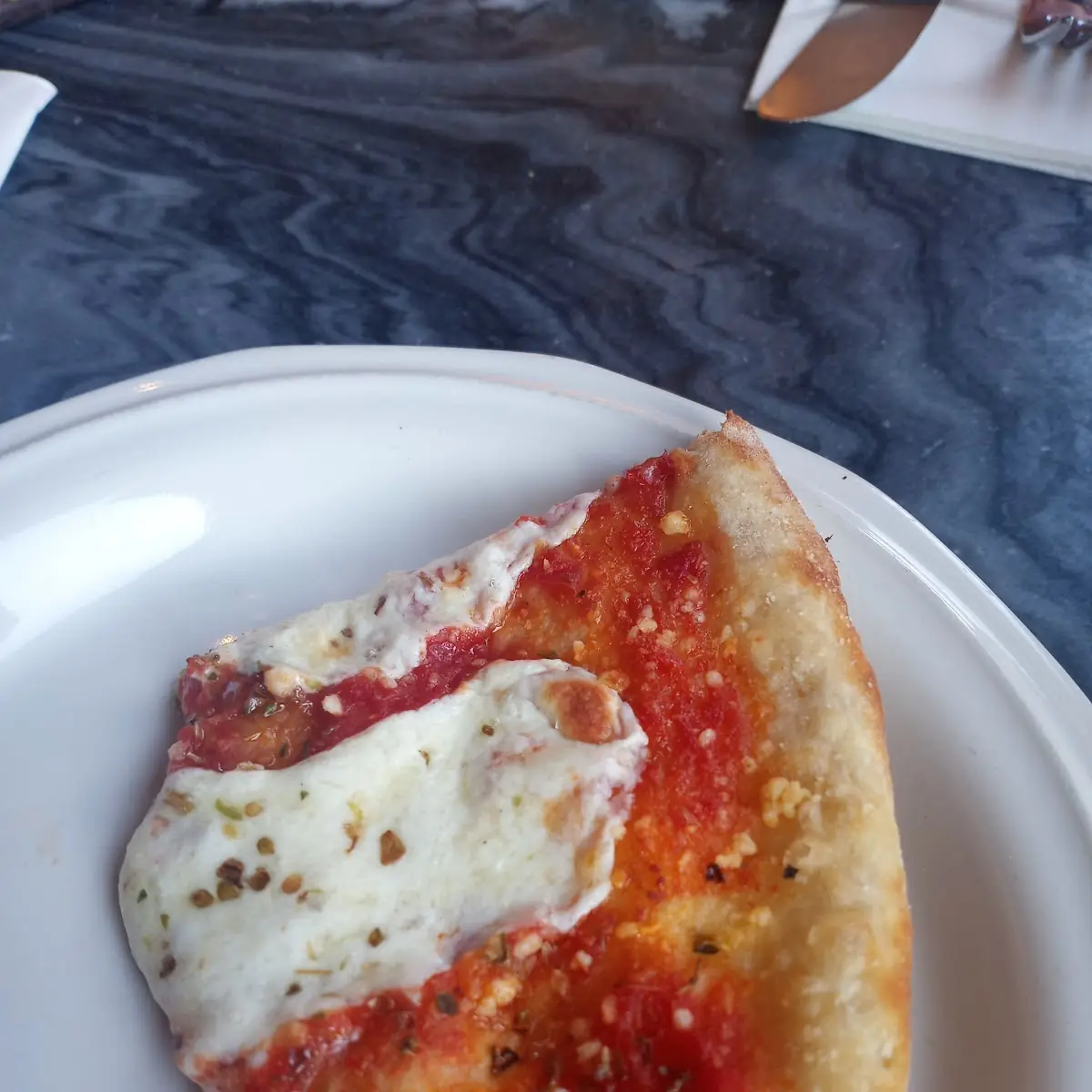 Thin Crust Margherita Pizza