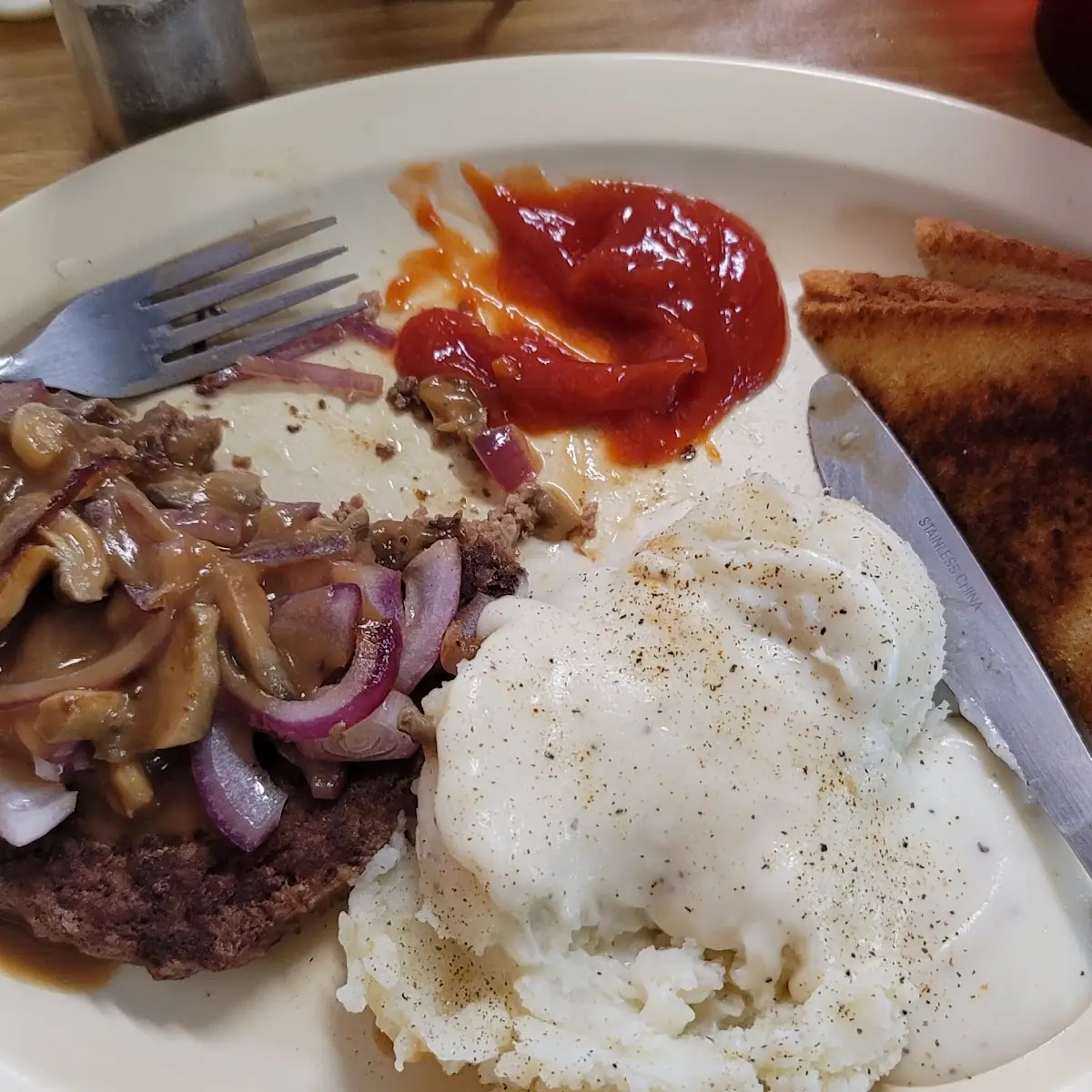 Hamburger Steak with Mashed Potatoes and Gravy