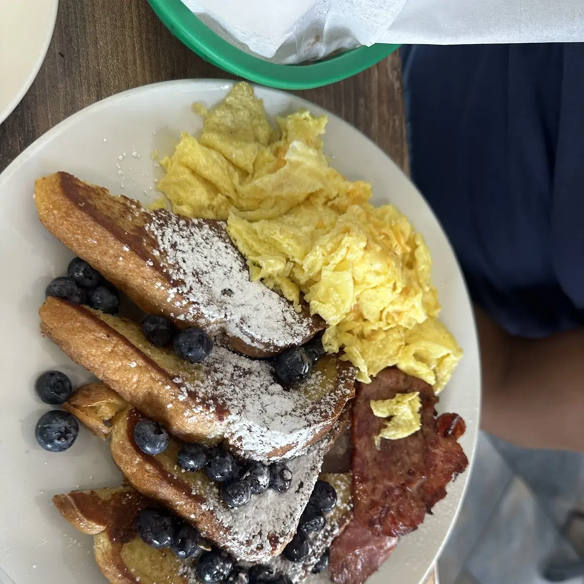 Scrambled Eggs & Turkey Bacon