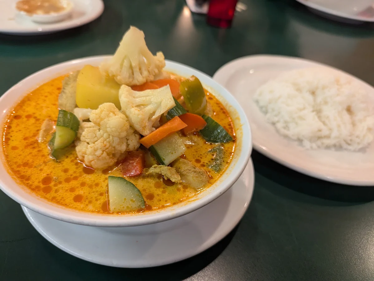 Curry Chicken Soup XL, Mad Mango Cafe