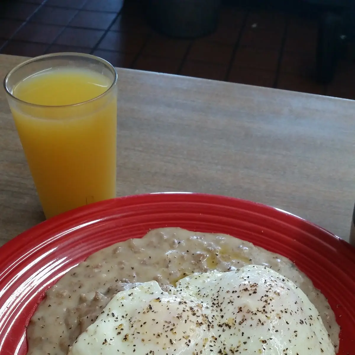 Sausage Gravy Eggs