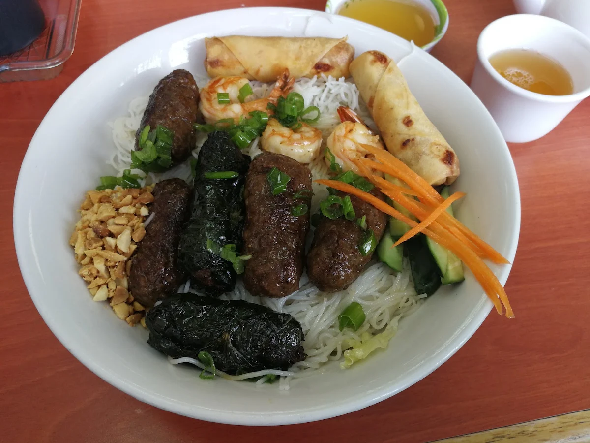 Beef Wrapped in Betel Leaves on Ricevermicelli, Xu Hue Restaurant