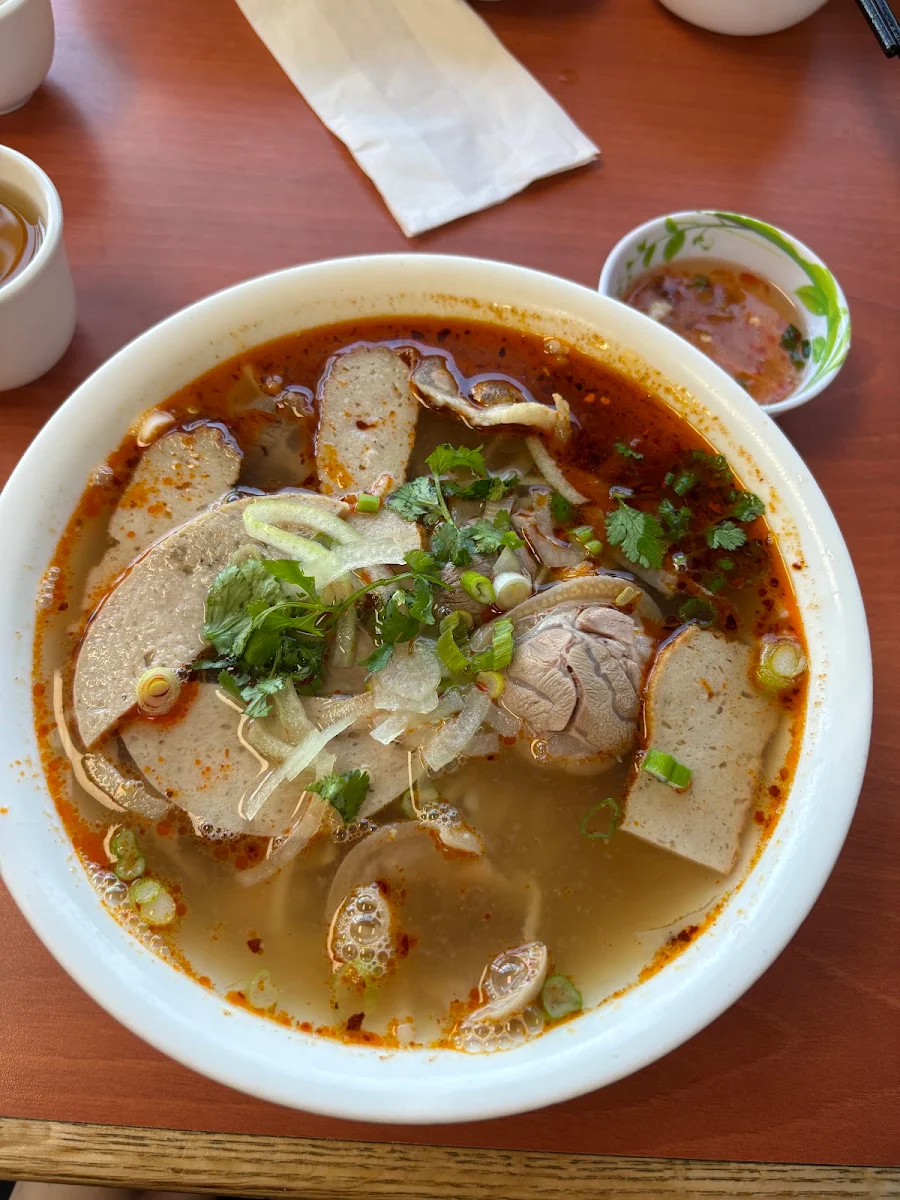 Bun Bo Hue, Xu Hue Restaurant