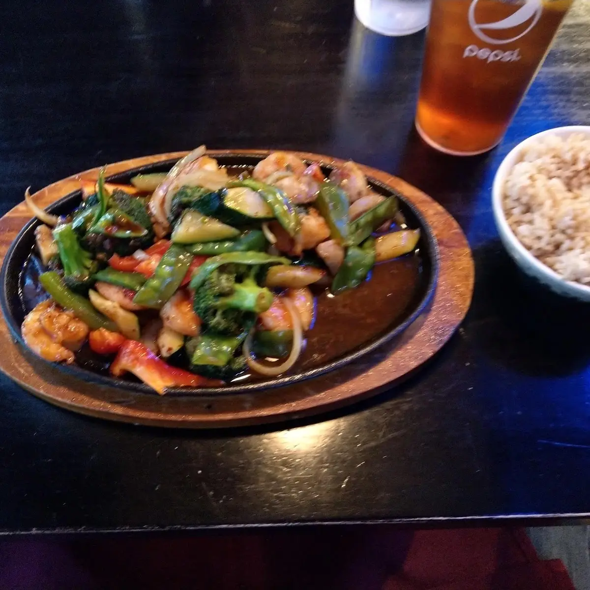 Thai Basil Sauce Sizzling with Brown Rice