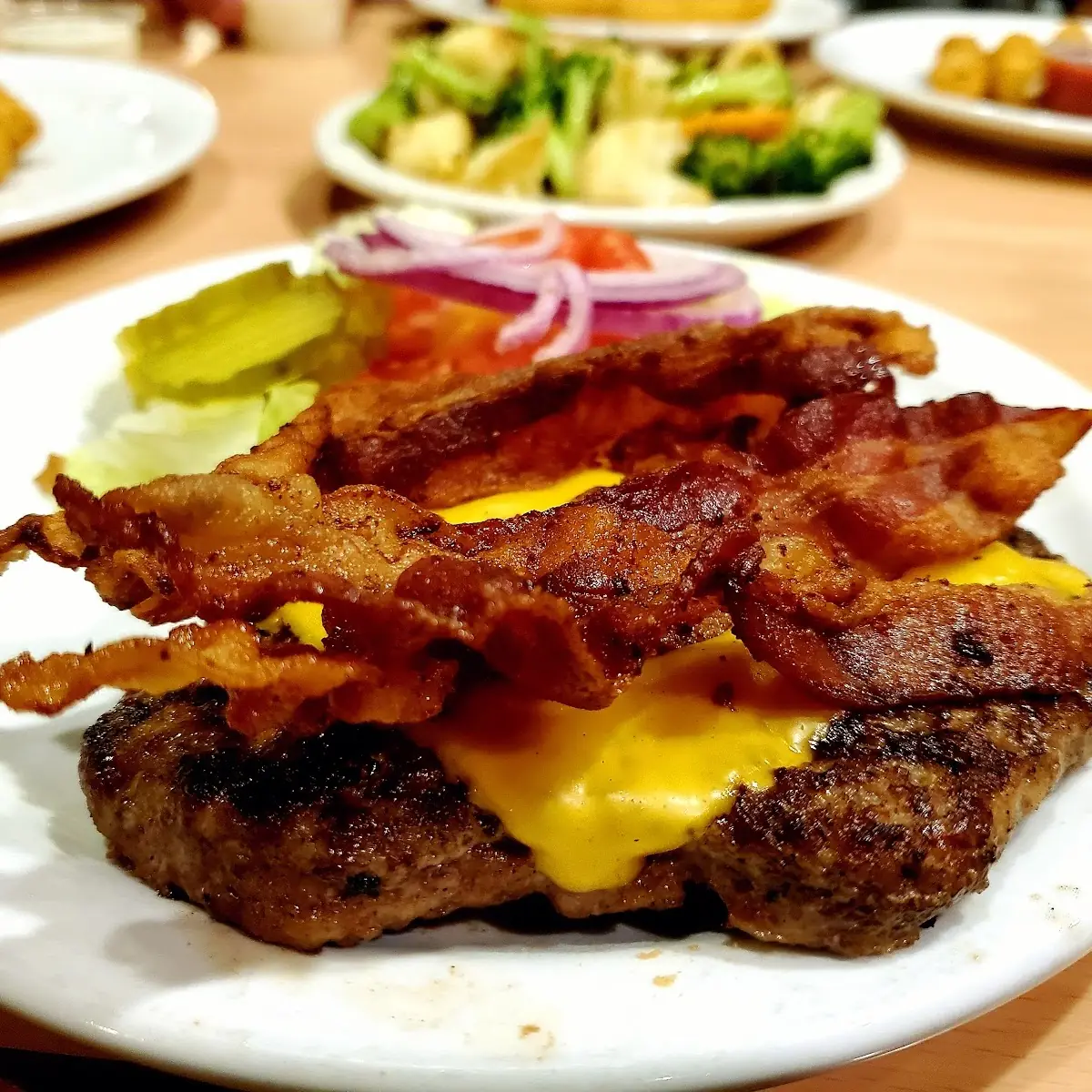 Bunless Bacon Cheeseburger