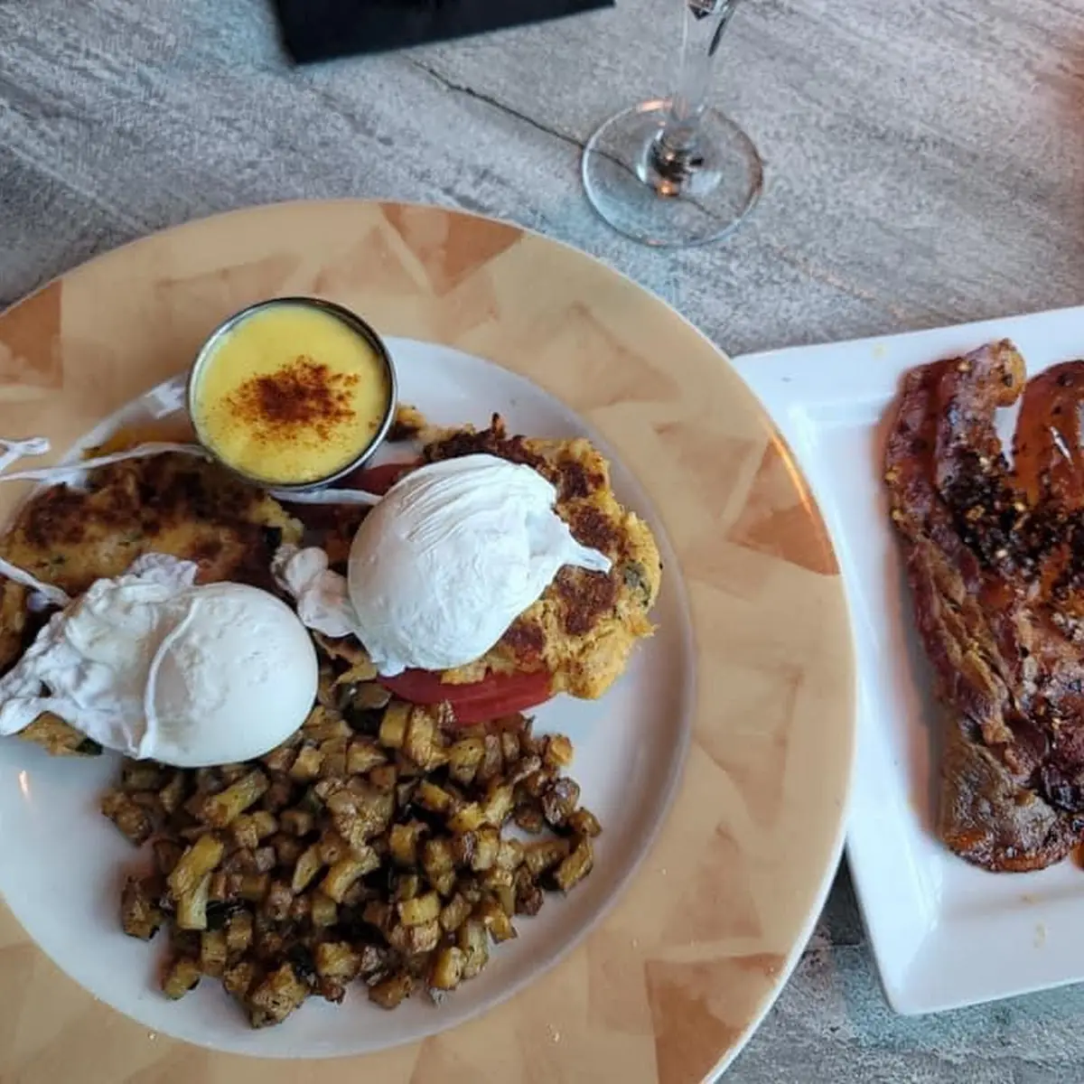 Crab Cakes Benedict