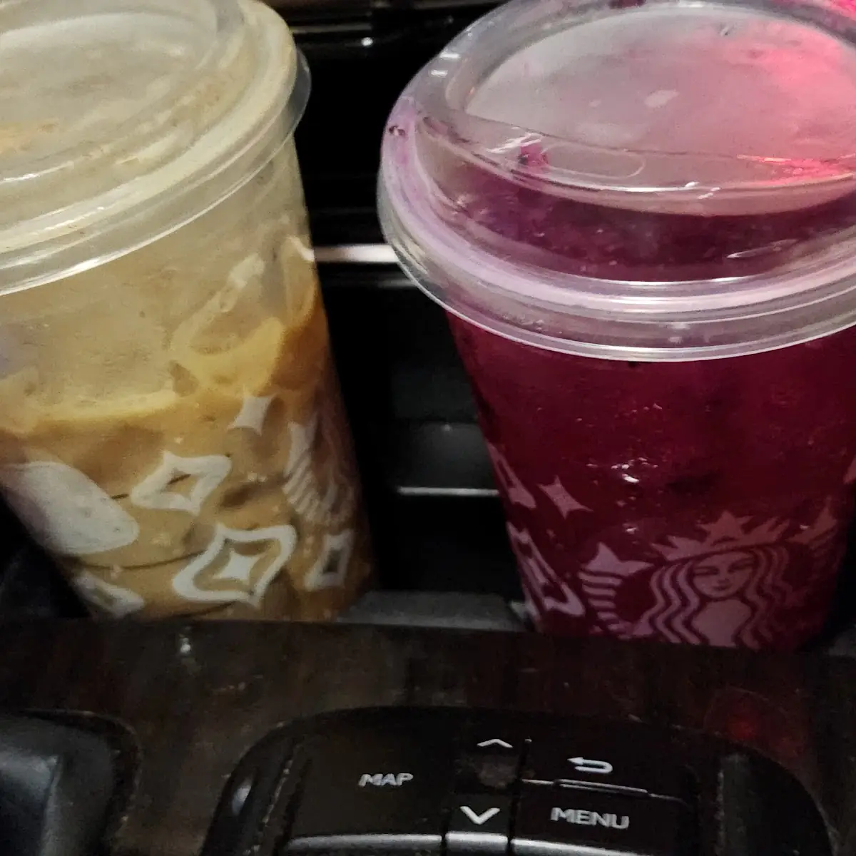 Iced Coffee & M Dragón Fruit