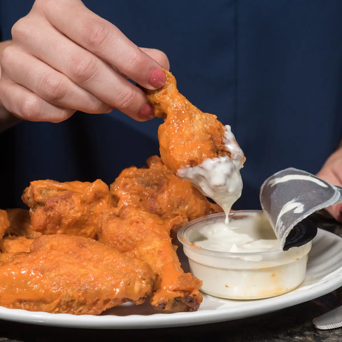 Jumbo Buffalo Wings & Boneless Wings