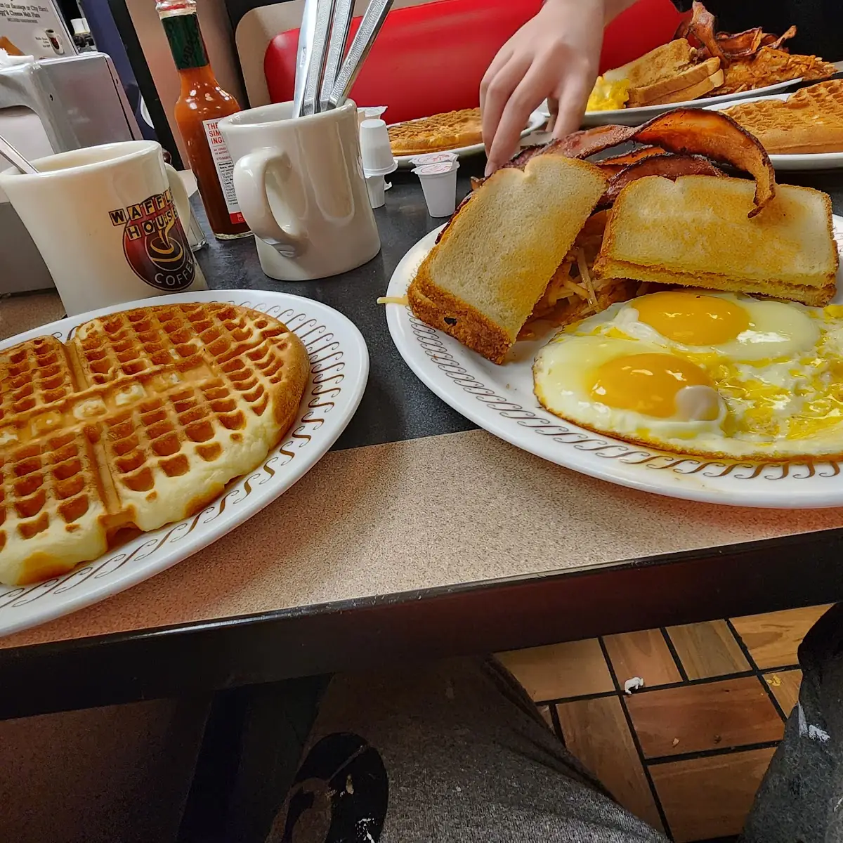 Big Breakfast with Hotcakes