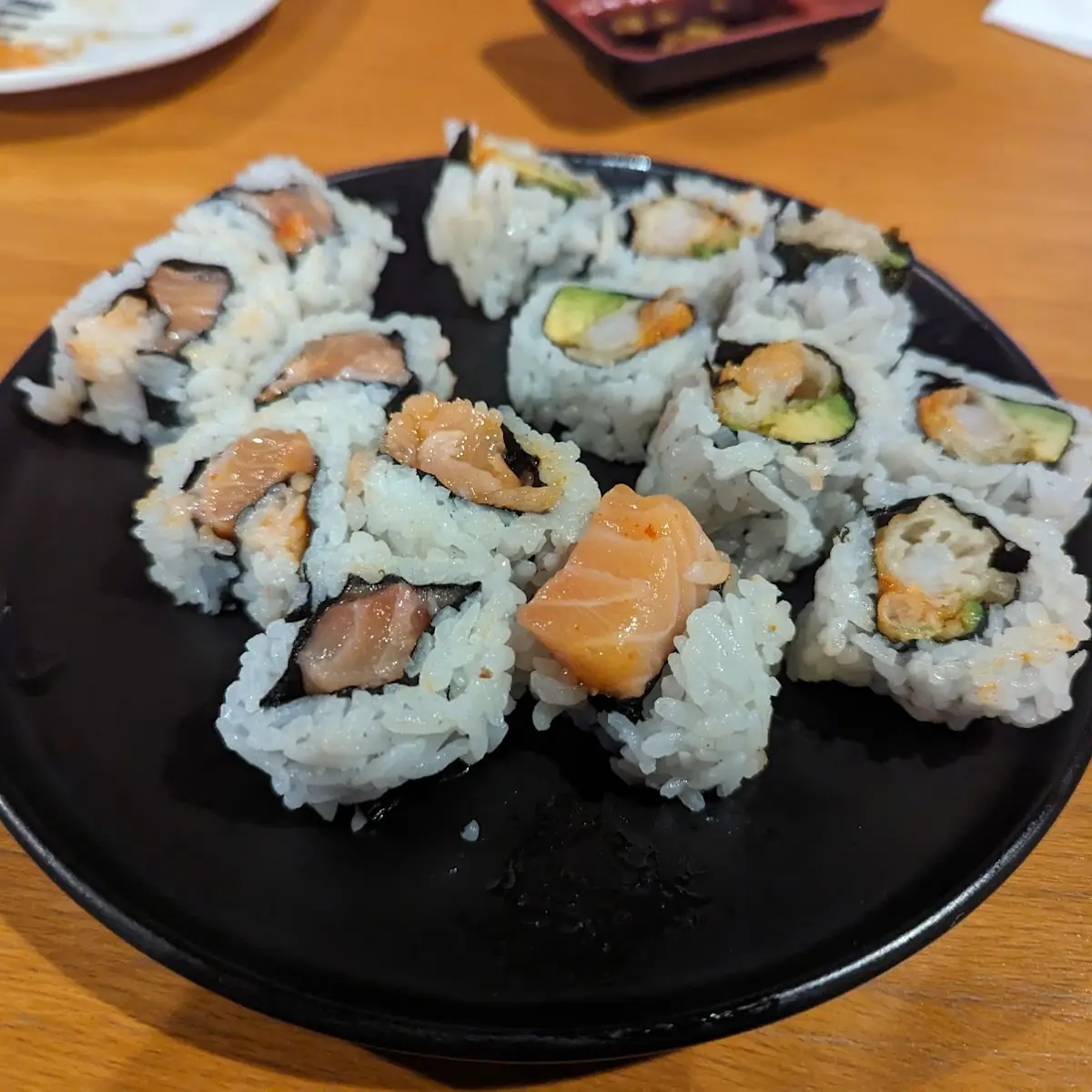 Spicy Salmon Roll 8pc, Yukiguni II