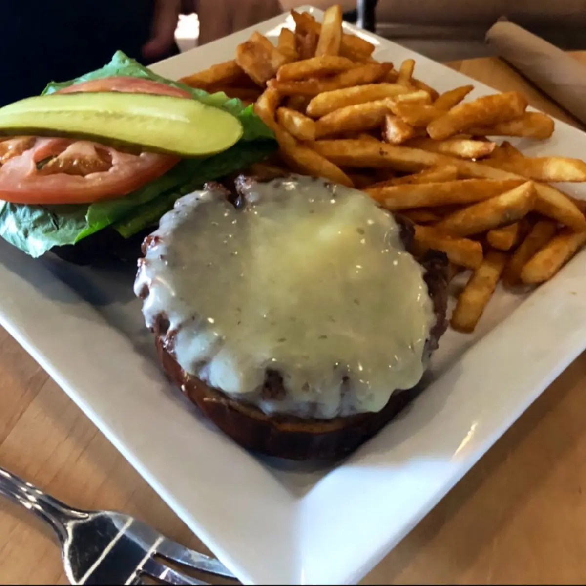 Cheeseburger, Woodley’s Kitchen