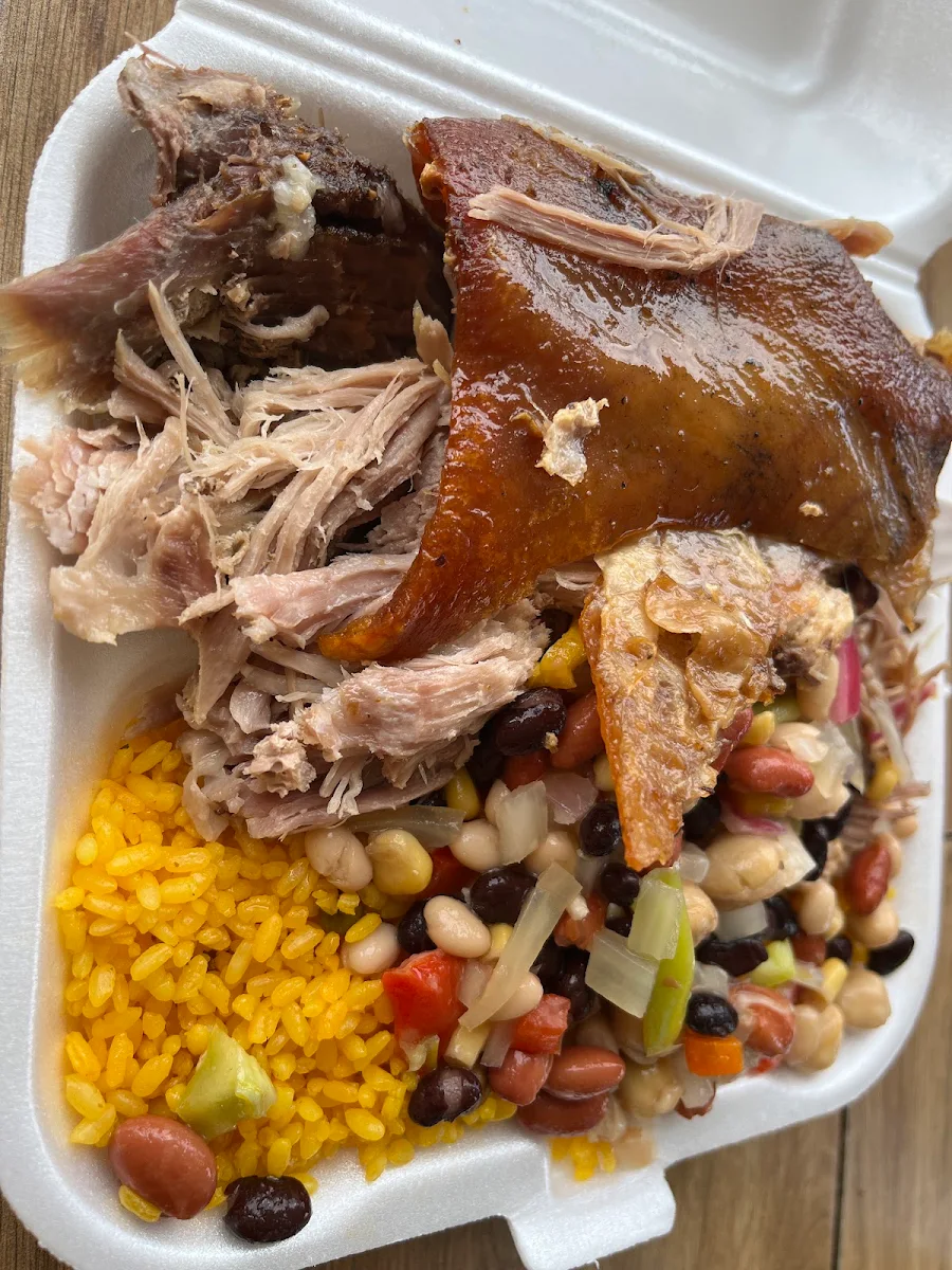 Arroz Con Gandules Y Pernil Asado