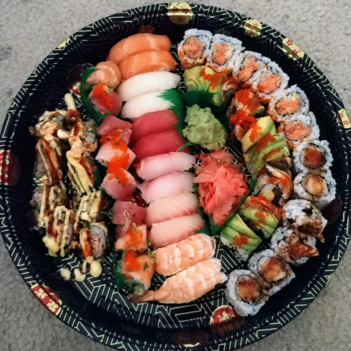 Rolls & Sushi Boat