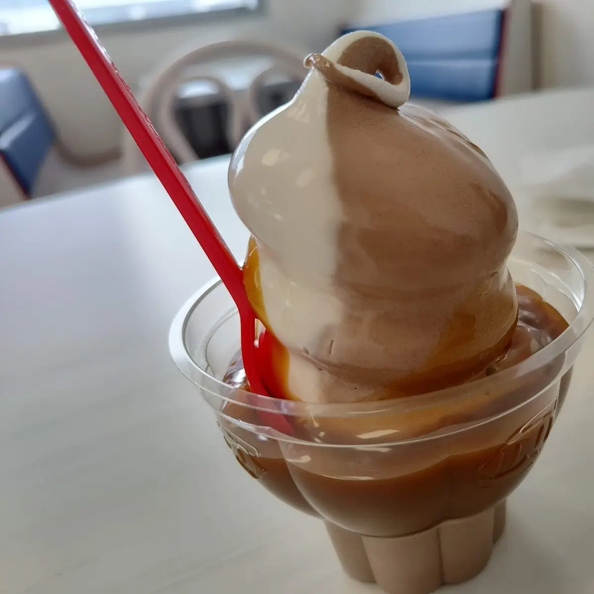 Twist Caramel Sundae