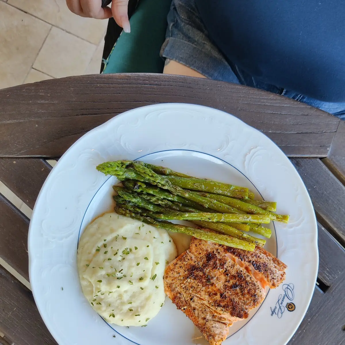 Salmon Mashed Potatoes and Asparagus
